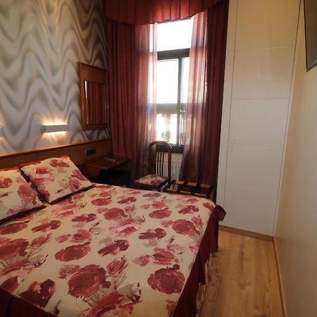 Hostal Hispano - Argentino Gran Via Madrid Exterior photo