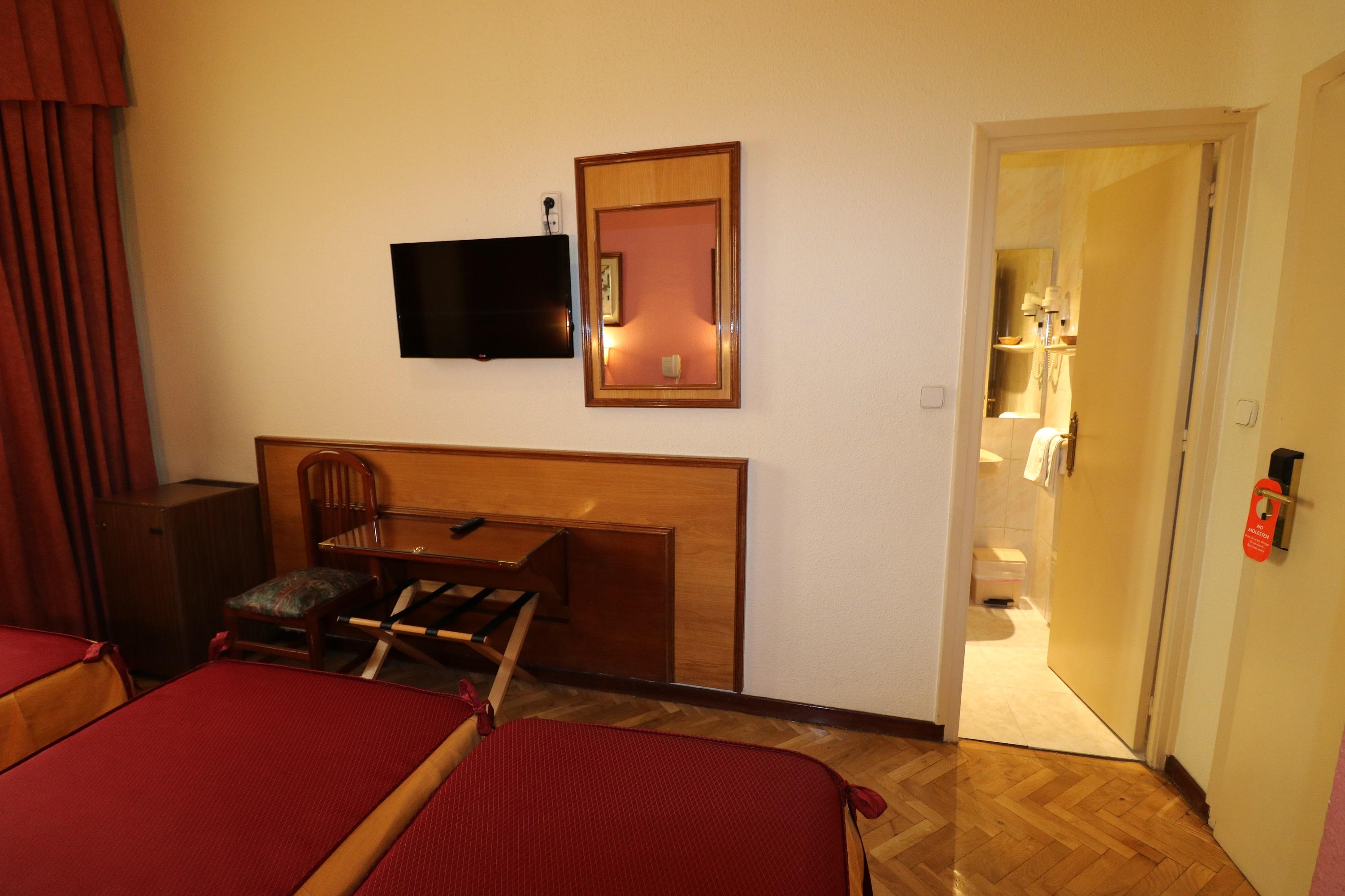 Hostal Hispano - Argentino Gran Via Madrid Exterior photo