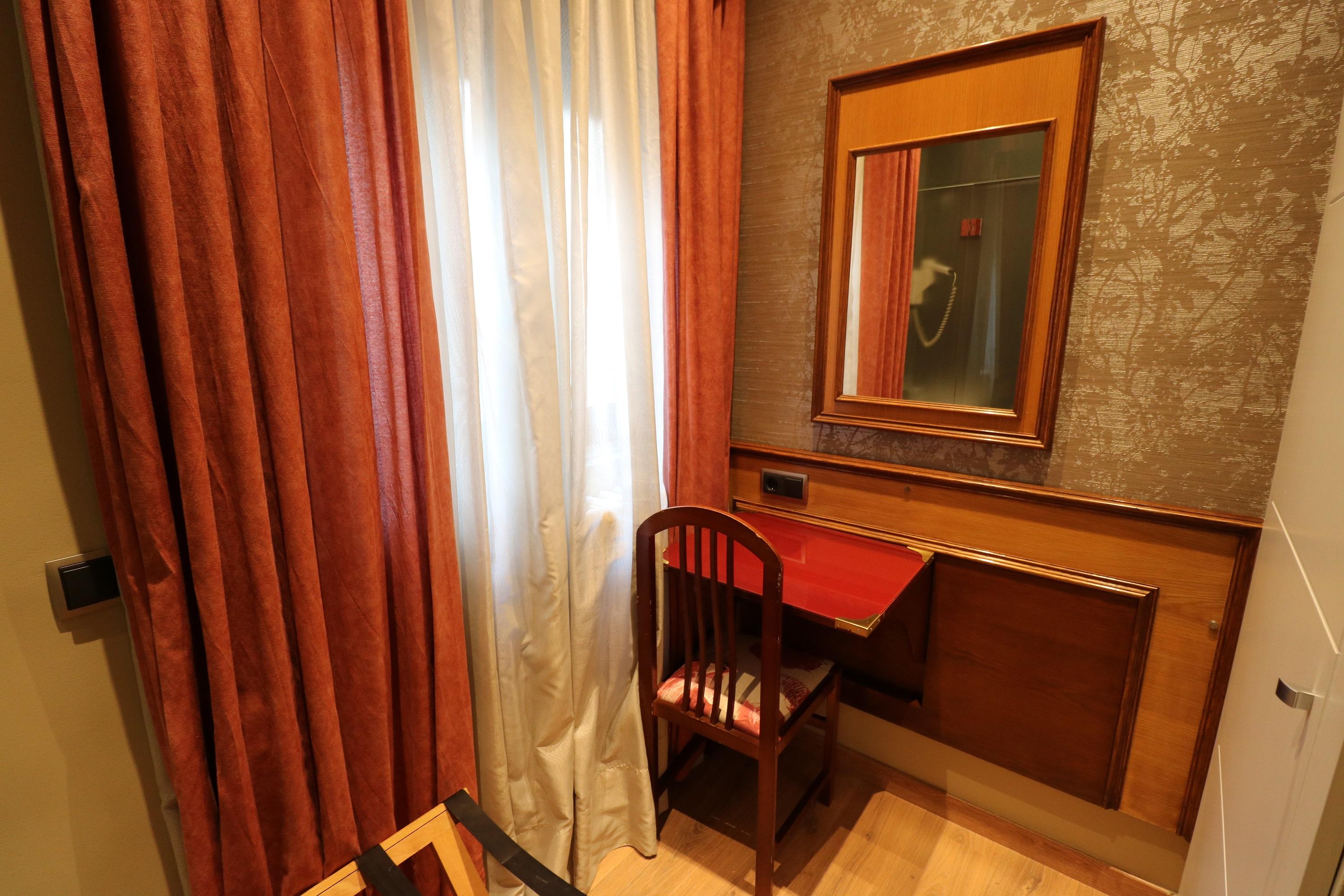 Hostal Hispano - Argentino Gran Via Madrid Exterior photo