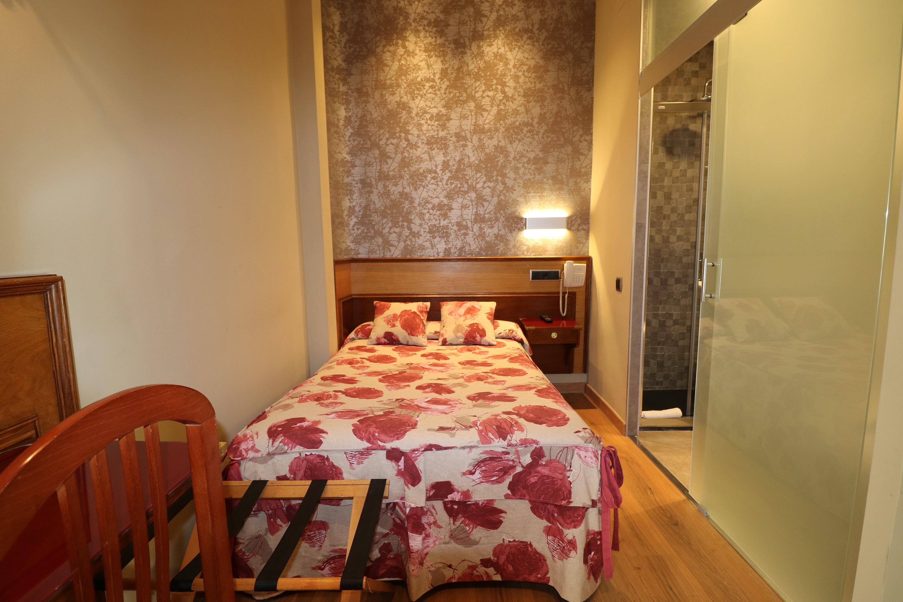 Hostal Hispano - Argentino Gran Via Madrid Exterior photo