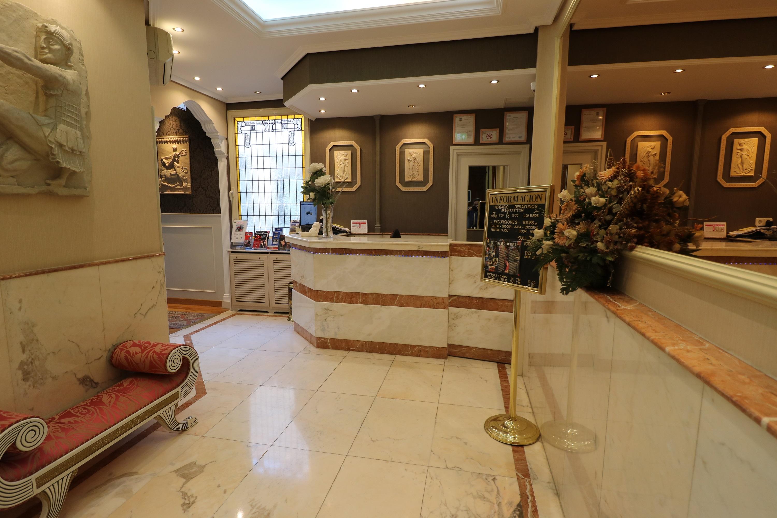 Hostal Hispano - Argentino Gran Via Madrid Exterior photo