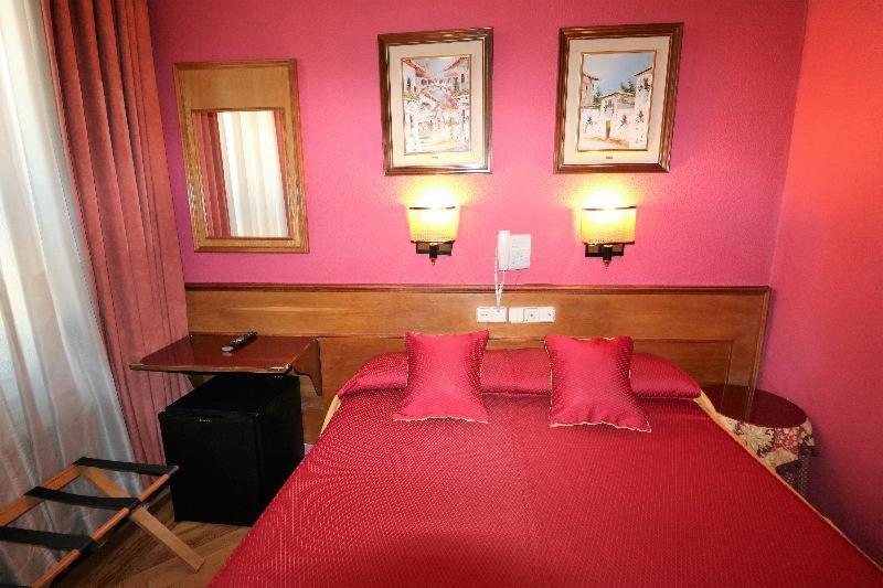 Hostal Hispano - Argentino Gran Via Madrid Room photo